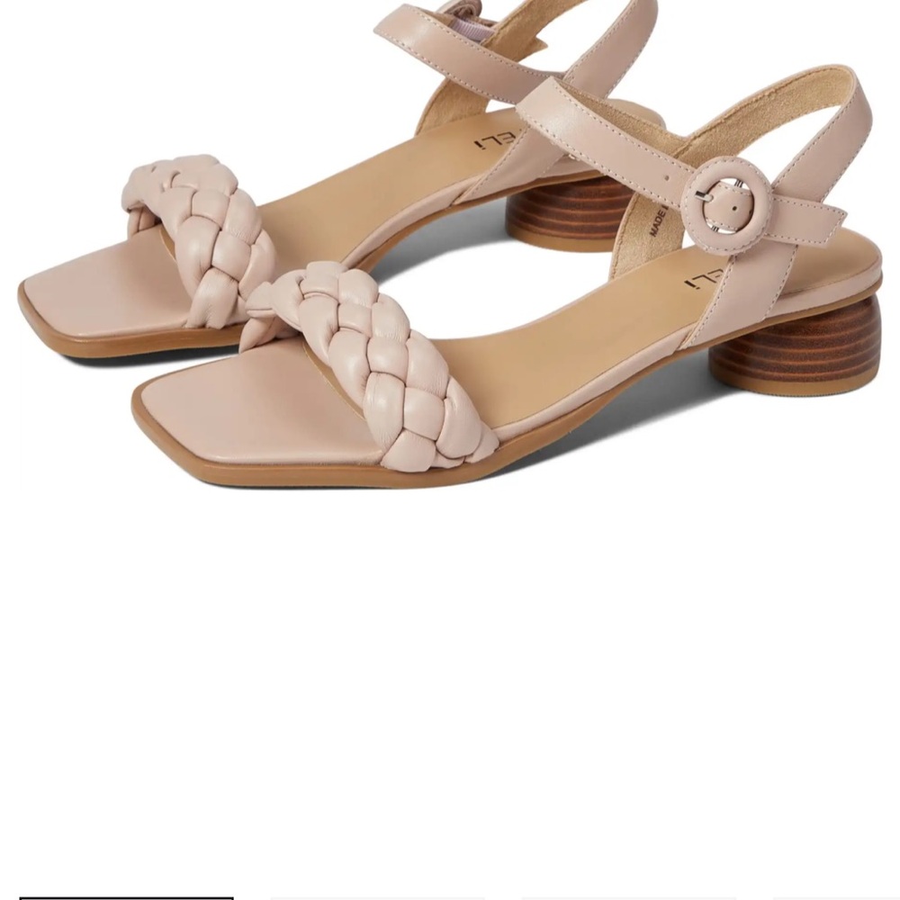 Vaneli Kalee Sandals